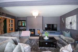 Lounge- click for photo gallery